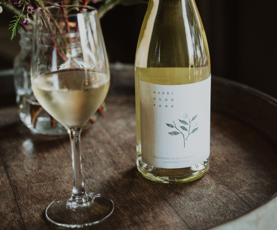 Light & Crisp - Sav Blanc Semillon - The Perfect Pour